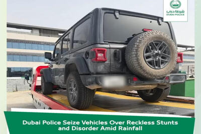 dubai-police-crack-down-on-reckless-driving-amidst-rain-ePathram