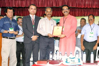 green-voice-media-award-for-bs-nisamudheen-ePathram