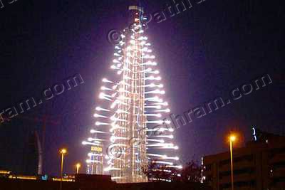 new-year-celebration-at-dubai-burj-khalifa-ePathram