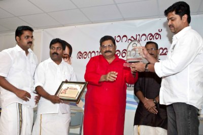 parappurathu-award-2012-to-shabu-kilithattil-ePathram