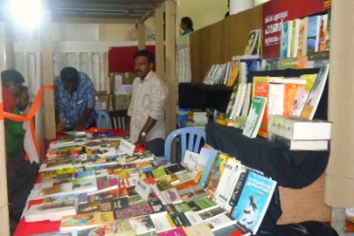 prasakthi-book-stall-ksc-eid-fair-2012-ePathram