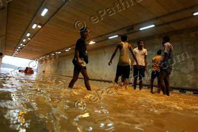indira-gandhi-international-airport-flooded-epathram