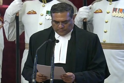 sanjiv-khanna-take-oath-as-51-th-chief-justice-of-supreme-court-ePathram