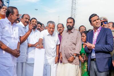 vizhinjam-sea-ports-second-phase-development-inaugurated-by-chief-minister-ePathram