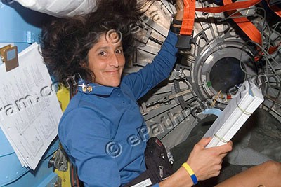 astronaut-sunita-williams-retires-from-nasa-after-27-years-service-ePathram